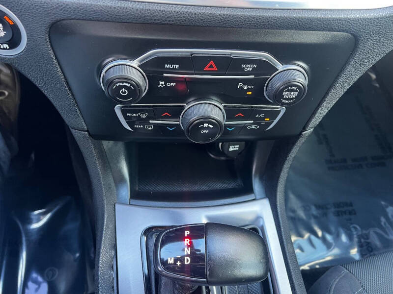 2019 Dodge Charger SXT