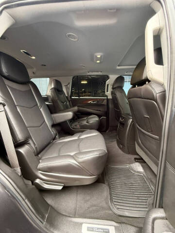 2017 Cadillac Escalade Luxury
