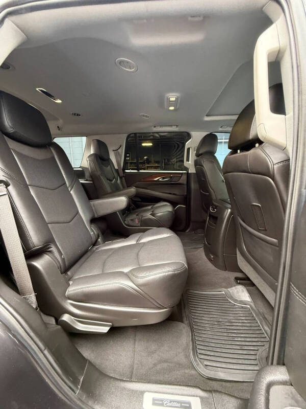 2017 Cadillac Escalade Luxury