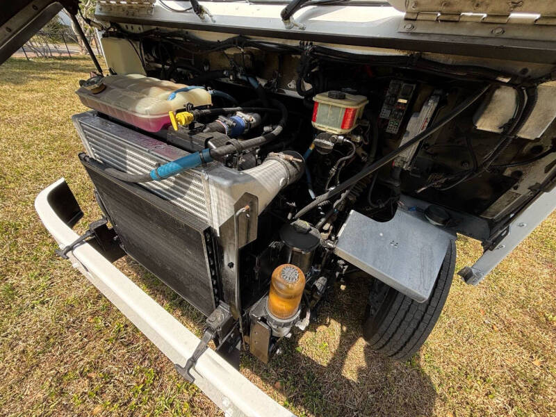 2004 Freightliner MT45 Chassis