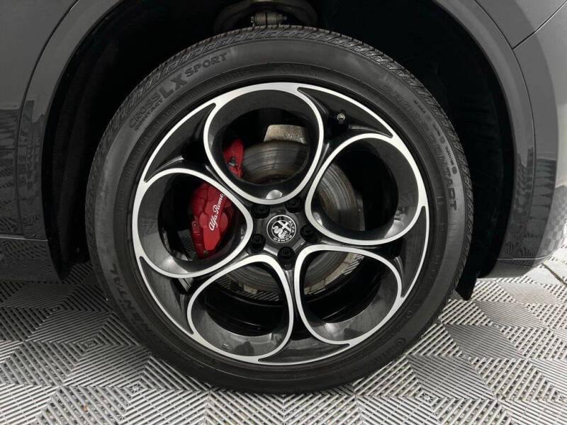 2022 Alfa Romeo Stelvio Veloce