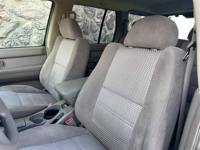 2004 Nissan Pathfinder SE