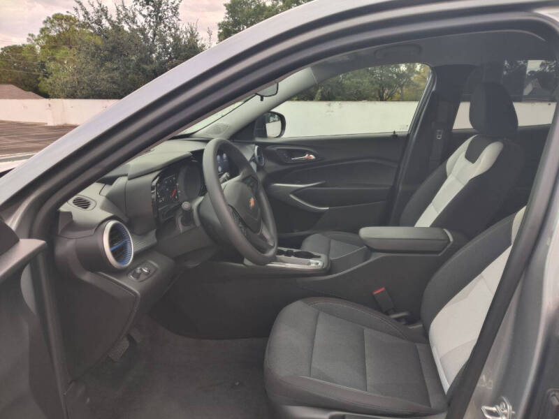 2025 Chevrolet Trax LS