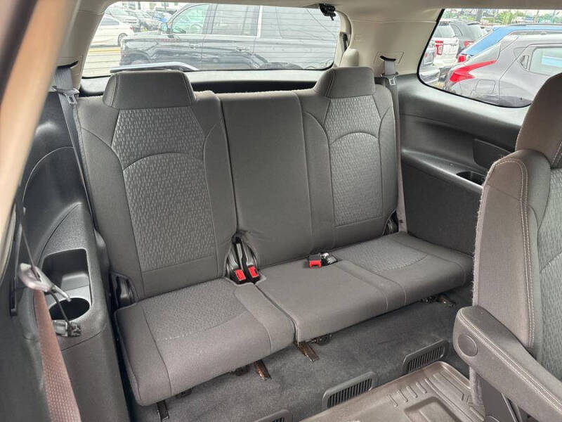 2016 GMC Acadia SLE-2