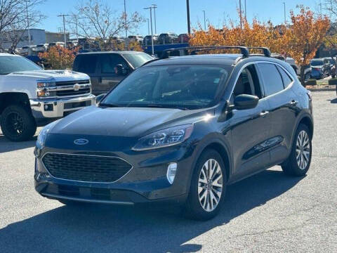 2022 Ford Escape Hybrid Titanium