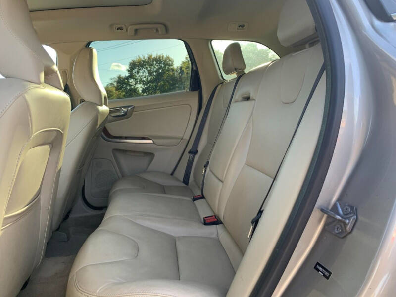 2015 Volvo XC60 T5 Drive-E Premier