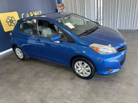 2012 Toyota Yaris 5-Door LE