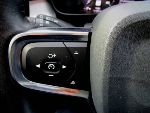 2020 Volvo XC40 T5 Momentum