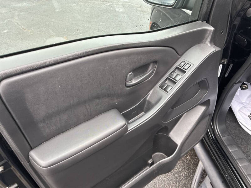 2022 Nissan Frontier S