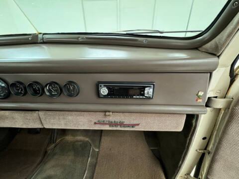 1948 Ford Super Deluxe