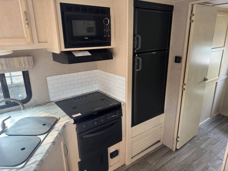 2019 Winnebago Minnie 2201