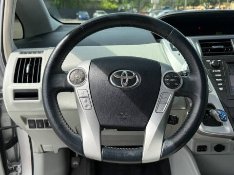 2013 Toyota Prius v Five