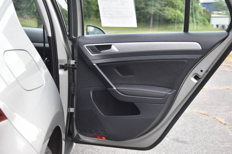 2015 Volkswagen Golf TSI S