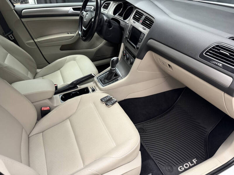 2016 Volkswagen Golf SportWagen TSI SE