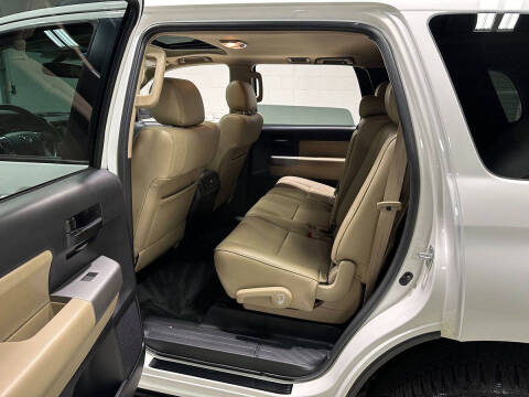 2016 Toyota Sequoia SR5