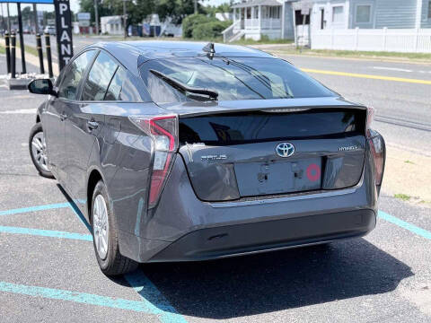 2016 Toyota Prius Two