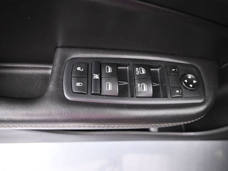 2016 Chrysler 200 C