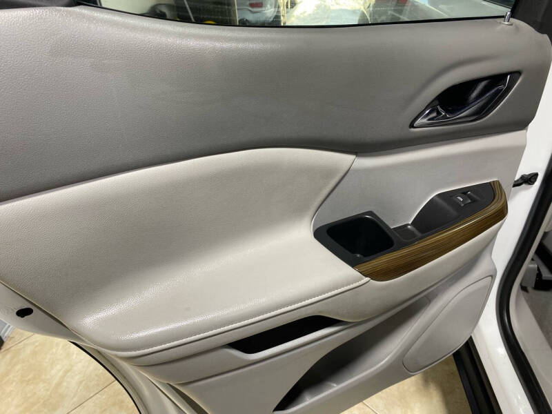 2017 GMC Acadia SLE-2