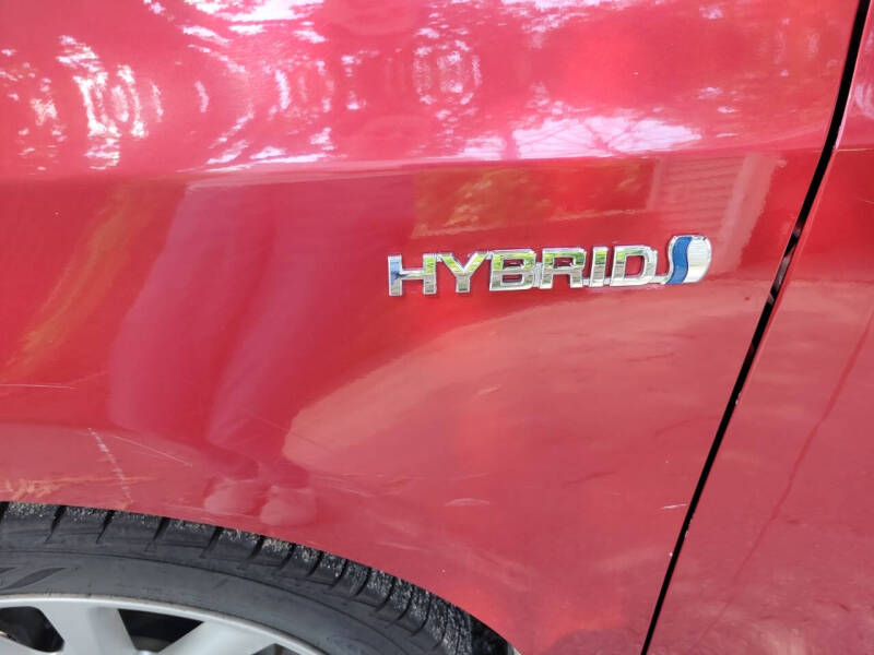 2013 Toyota Prius v Five