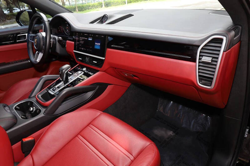 2021 Porsche Cayenne Coupe