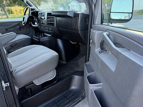 2017 Chevrolet Express LT 3500