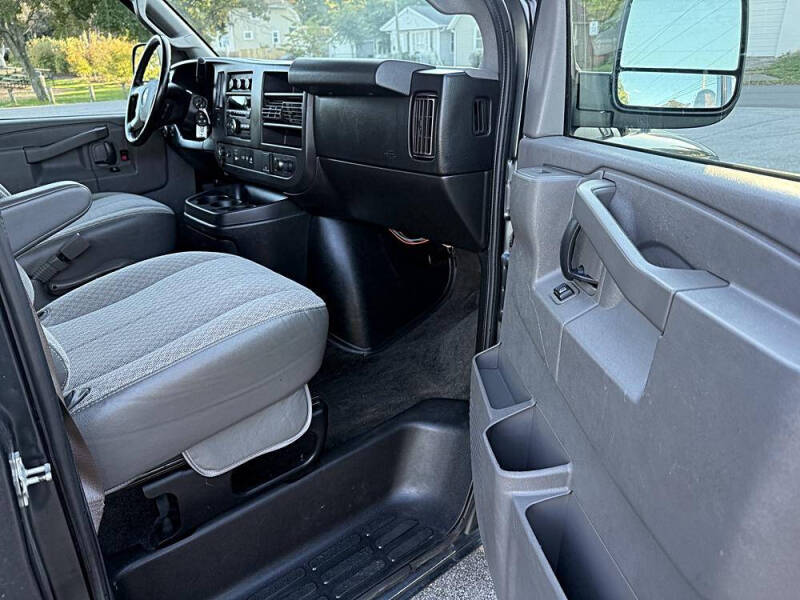 2017 Chevrolet Express LT 3500