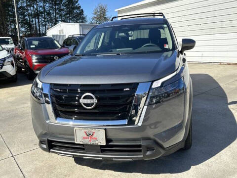 2025 Nissan Pathfinder SV