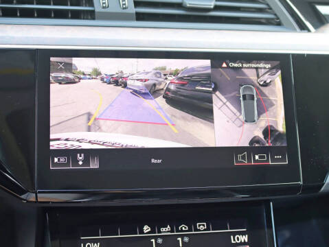 2019 Audi e-tron quattro Premium Plus