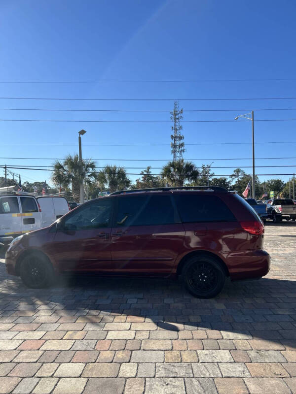 2009 Toyota Sienna CE 8-Passenger