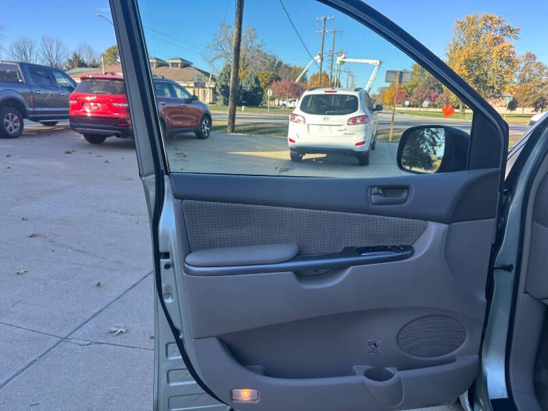 2006 Toyota Sienna LE 7 Passenger