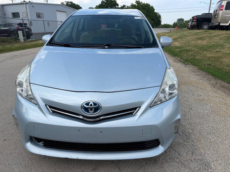 2013 Toyota Prius v Five