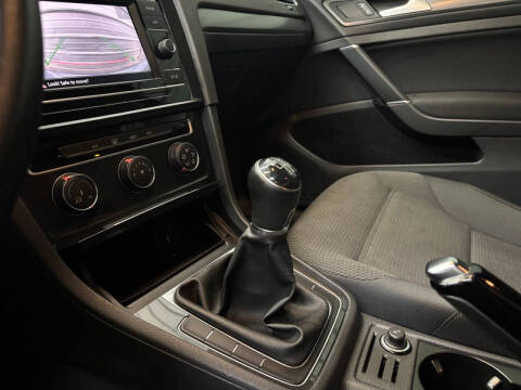 2019 Volkswagen Golf S