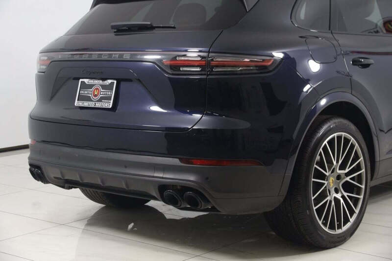 2022 Porsche Cayenne Platinum Edition