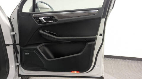 2016 Porsche Macan Turbo