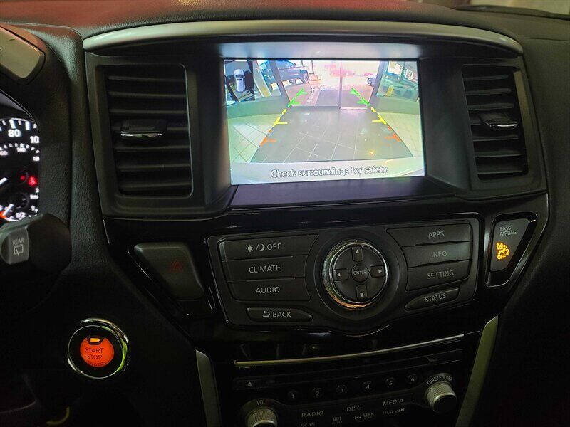 2017 Nissan Pathfinder SV