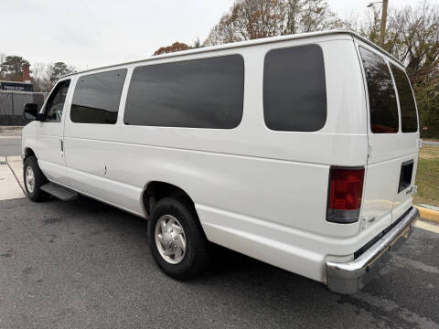 2013 Ford E-Series E-350 SD XLT