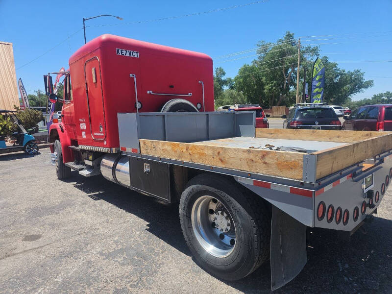 2003 Freightliner FL70