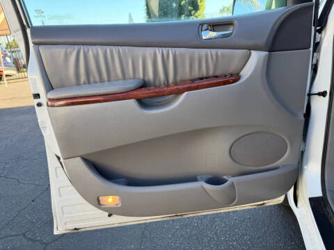 2004 Toyota Sienna
