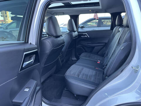 2023 Mitsubishi Outlander PHEV SE