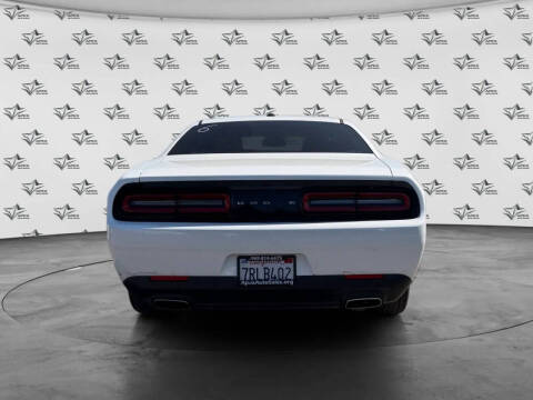 2015 Dodge Challenger SXT
