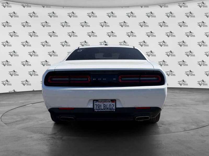 2015 Dodge Challenger SXT