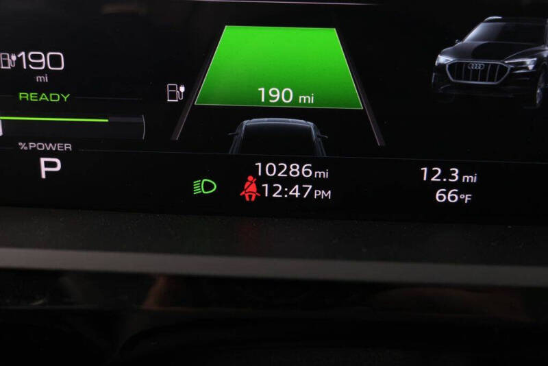 2024 Audi Q8 e-tron quattro Premium Plus