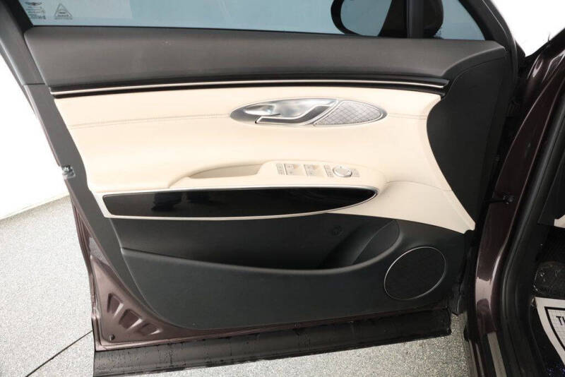 2022 Genesis GV70 2.5T Standard