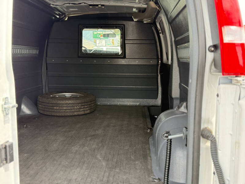 2022 Chevrolet Express 2500