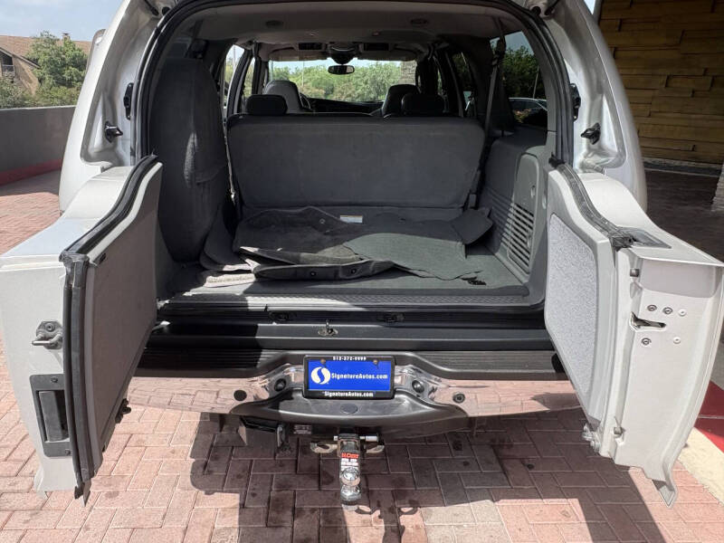 2005 Ford Excursion XLT