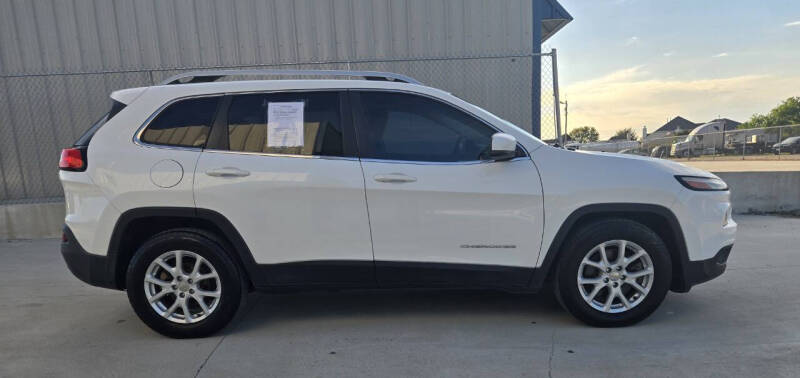 2017 Jeep Cherokee Latitude photo 9