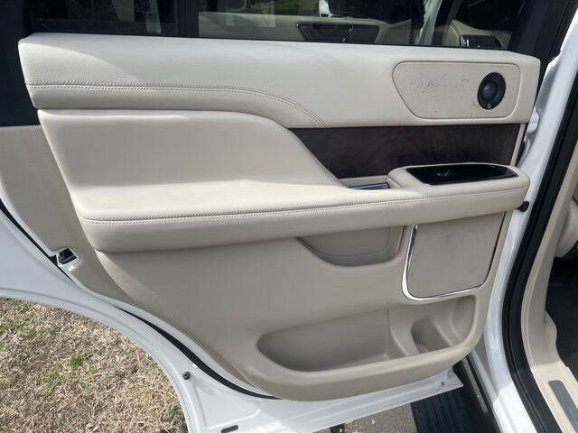 2019 Lincoln Navigator Select
