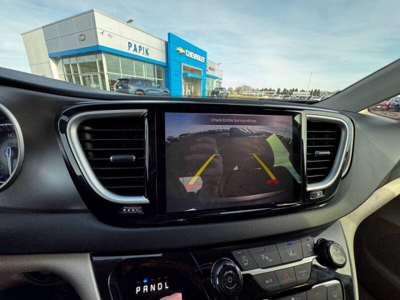 2022 Chrysler Pacifica Touring L