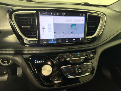 2023 Chrysler Pacifica Touring