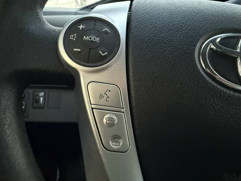 2016 Toyota Prius c Three